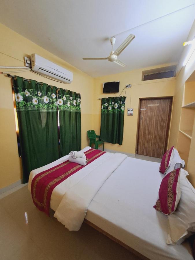 Bob Cafe & Guest House Jaisalmer Bagian luar foto
