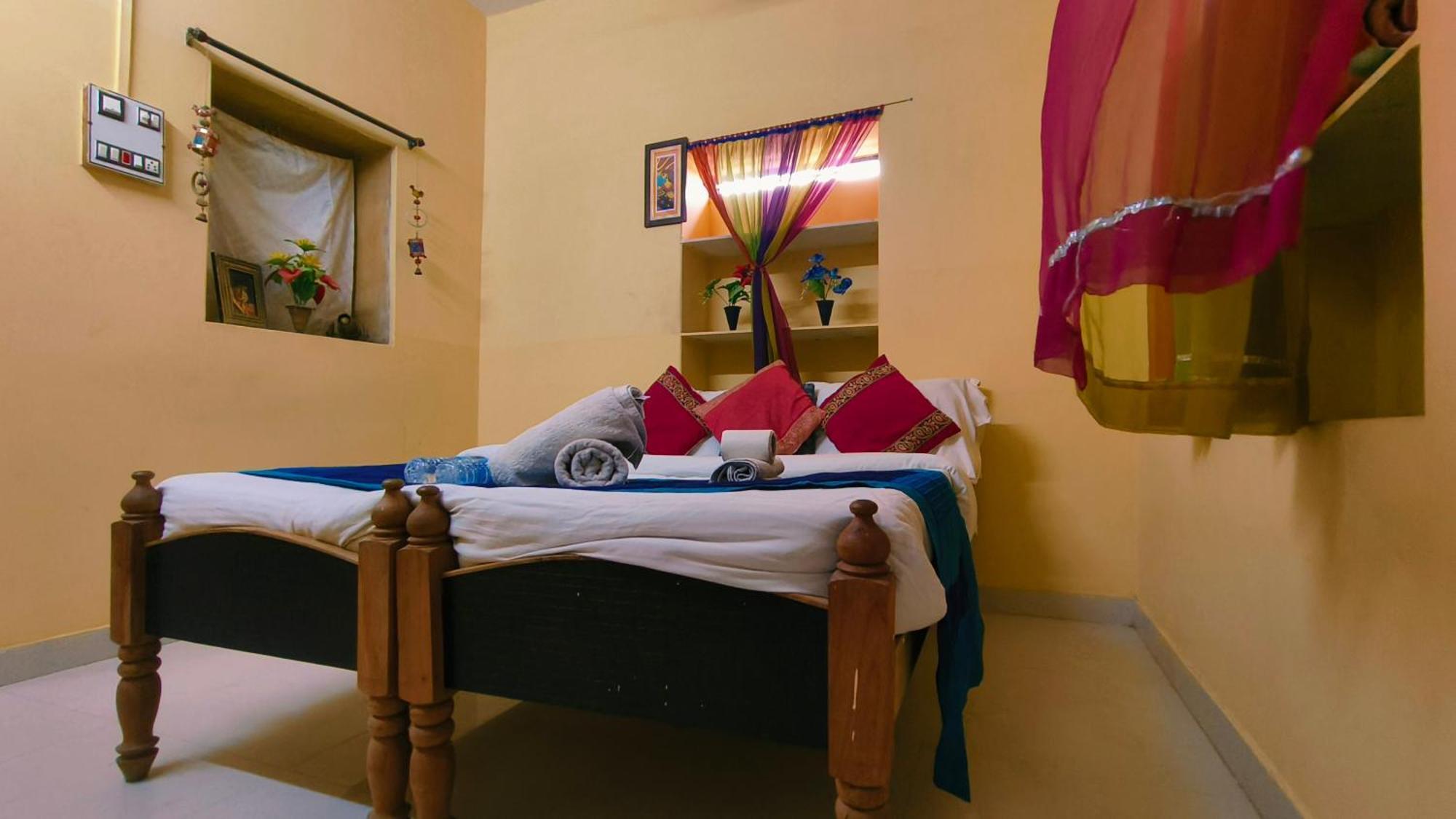 Bob Cafe & Guest House Jaisalmer Bagian luar foto