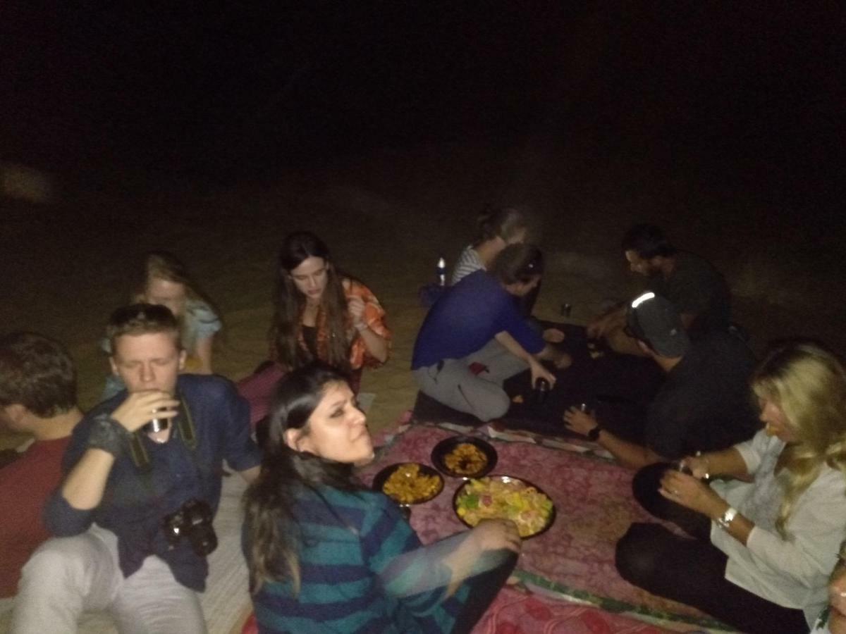 Bob Cafe & Guest House Jaisalmer Bagian luar foto