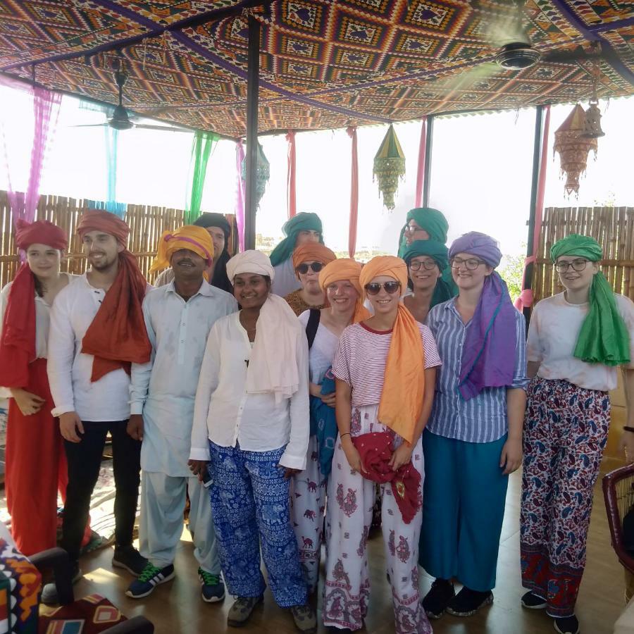 Bob Cafe & Guest House Jaisalmer Bagian luar foto