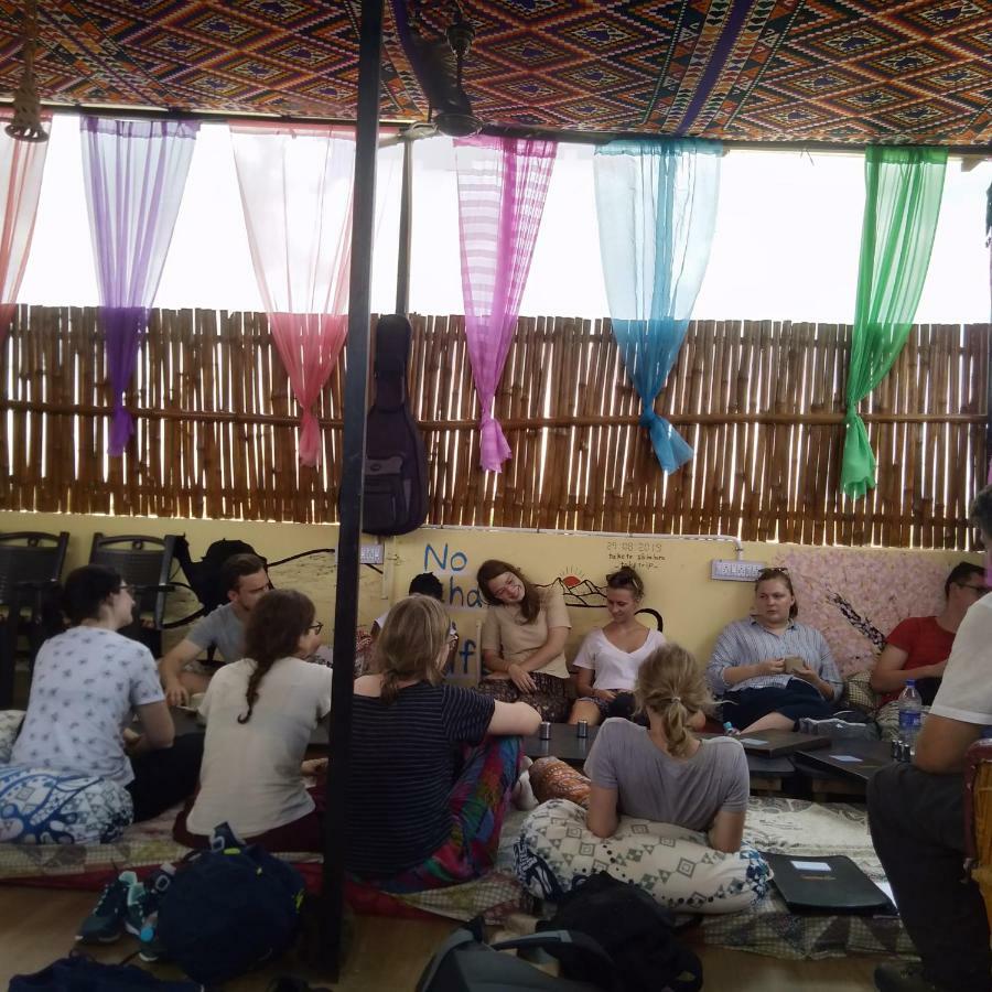 Bob Cafe & Guest House Jaisalmer Bagian luar foto